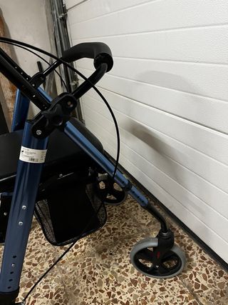 Andador para personas mayores