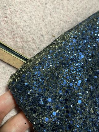 Bolso de fiesta azul con purpurina