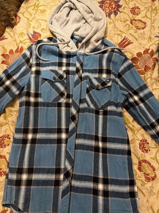 Camisa de franela con capucha