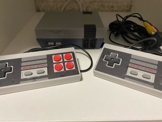 Consola Retro Clon NES Gris con Mandos