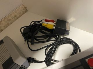 Consola Retro Clon NES Gris con Mandos