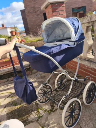 Carrito de muñecas clásico azul