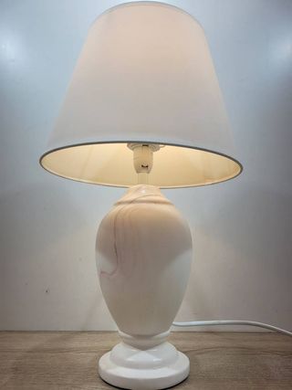 LÁMPARA  DE MESA BEIGE - PORCELANA