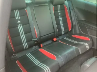 GOLF GTI VERSIÓN LIMITADA ADIDAS
