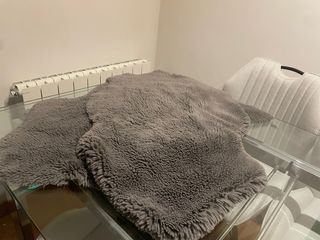 Alfombra de pelo gris antracita