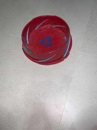 Pista Beyblade Roja para Niños
