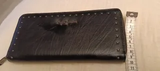 Cartera Negra con Tachuelas