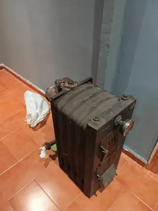 Caldera de carbón de hierro fundido