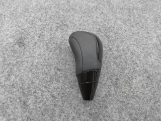 Pomo de cuero Mercedes w210