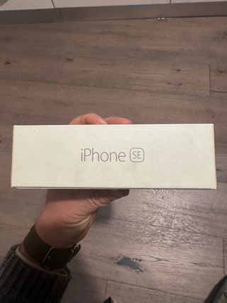 iPhone SE 128GB Grigio Siderale