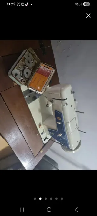 Mueble y máquina de coser vintage madera