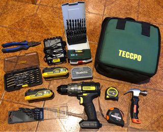 Set Teccpo: Taladro y Caladora + accesorios