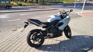 Moto Kawasaki ER-6F ABS
