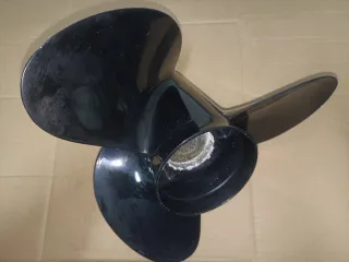 Hélice Suzuki 115cv fueraborda paso 3x14x17