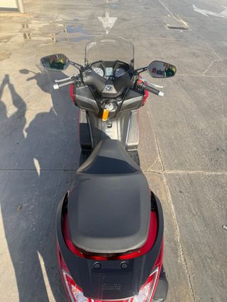 Kimco Super Dink 125cc Maxiscooter