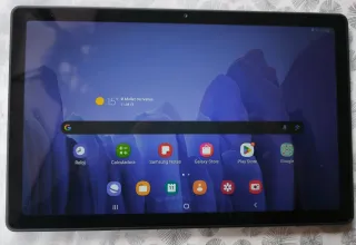 Tablet Samsung Tab A7 gris con cable d carga.