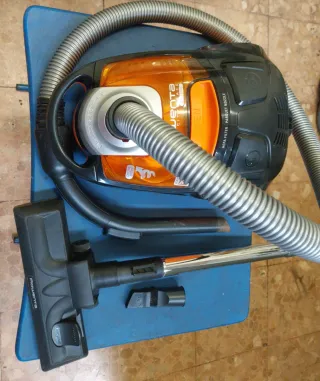 Aspiradora Rowenta City Force Naranja