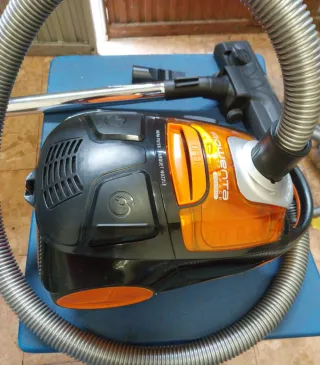 Aspiradora Rowenta City Force Naranja