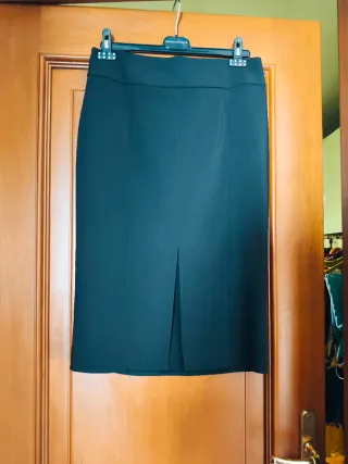 Gonna nera longuette con spacco