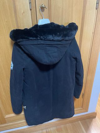 Abrigo Desigual Negro con Parches