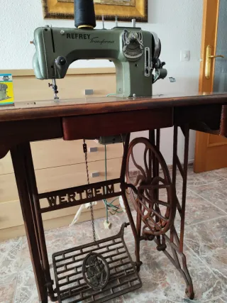 Máquina de coser Refrey Transforma 427