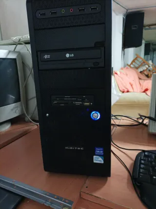 Ordenador Completo: Monitor, Torre, Teclado y Rató