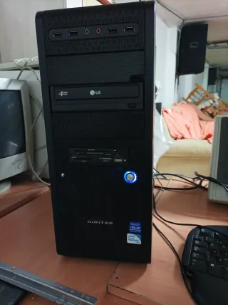 Ordenador Completo: Monitor, Torre, Teclado y Rató