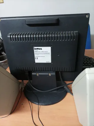 Ordenador Completo: Monitor, Torre, Teclado y Rató