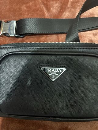 Riñonera Prada Negra