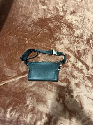 Riñonera Prada Negra