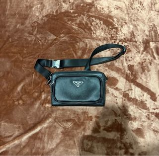 Riñonera Prada Negra