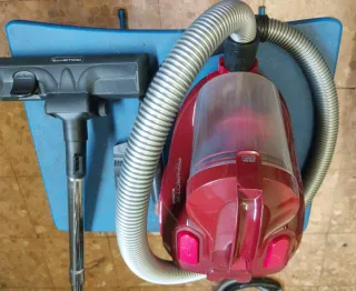 Aspiradora Rowenta Roja