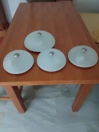 Plafones de techo de cristal y metal