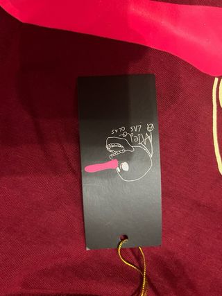 Camiseta roja con estampado