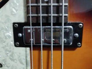 Bajo Hofner zurdo 4 cuerdas + funda en mano