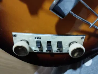 Bajo Hofner zurdo 4 cuerdas + funda en mano