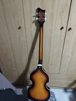 Bajo Hofner zurdo 4 cuerdas + funda en mano