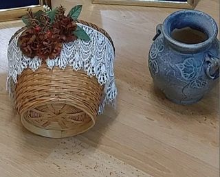 Nº 095.- Jarrón y tiesto decorado con puntilla