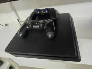 Consola PS4 slim 1Tb+ 2 Mandos + Juegos