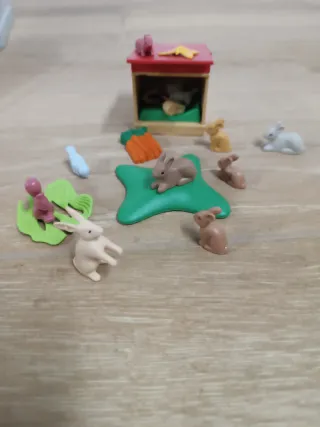 Casita con conejos y ardillas