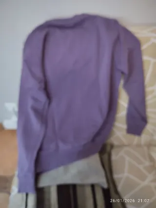 Sudadera Morada con Logo