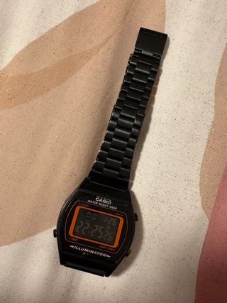 Reloj Casio Illuminator Negro Naranja