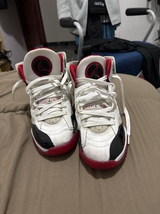 Zapatos Jordan Niños Talla 37.5  Precio negociable