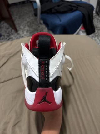 Zapatos Jordan Niños Talla 37.5  Precio negociable