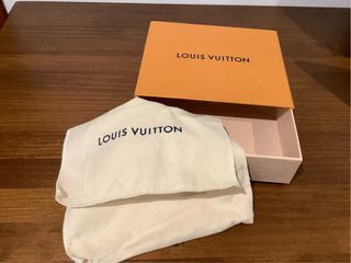 Caja y bolsa Louis Vuitton. Vacia