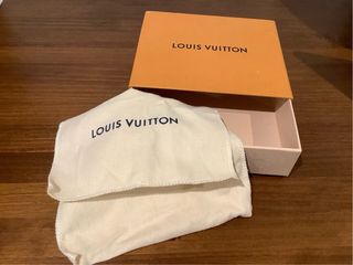 Caja y bolsa Louis Vuitton. Vacia