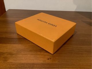 Caja y bolsa Louis Vuitton. Vacia