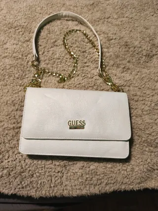 Borsa Guess bianca con catena oro