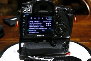 Canon 5D Mark III + GRIP (67.100 disparos)