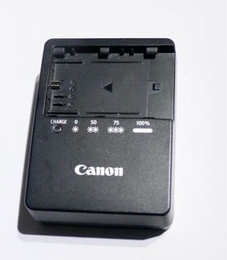 Canon 5D Mark III + GRIP (67.100 disparos)